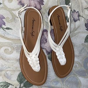 American Eagle White Thong Sandals Size 8